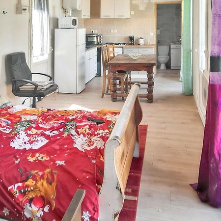 Studio Cosy A Bellerive Sur Allier Avec Terrasse Et Jardin 30 M² Apartment Bagian luar foto